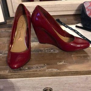 Jessica Simpson patient red heels